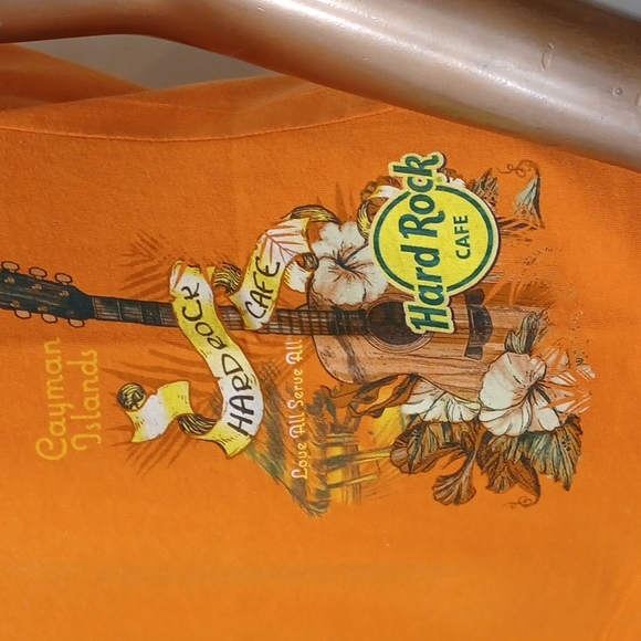Authentic Hard Rock Cayman Island T-shirt - Picture 1 of 4